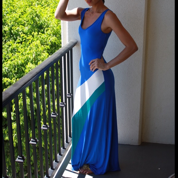 Dresses & Skirts - Maxi Dress